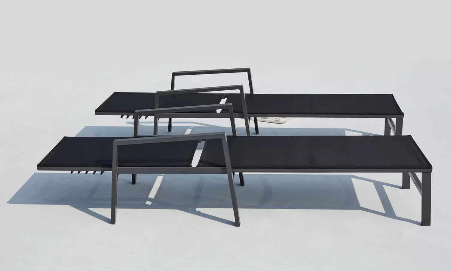 Lot de 2 transats en aluminium avec accoudoirs de Kocoon