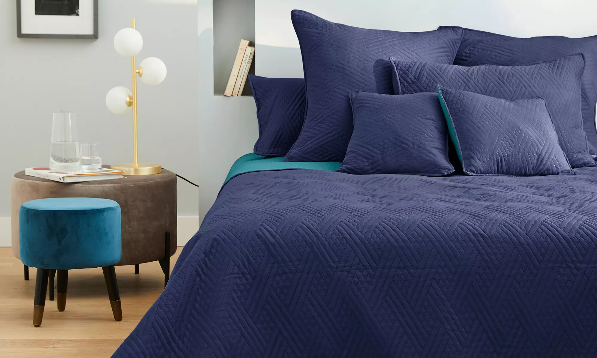 Ensemble couvre-lit boutis 4 ou 7 pièces bicolore, coloris au choix - Primary Image