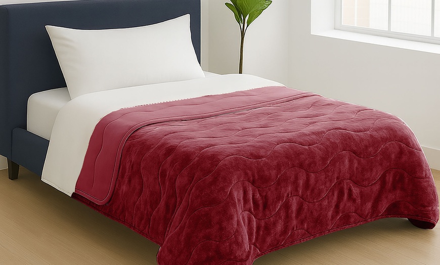 Image 7: Sprei met perzikhuid-behandeling