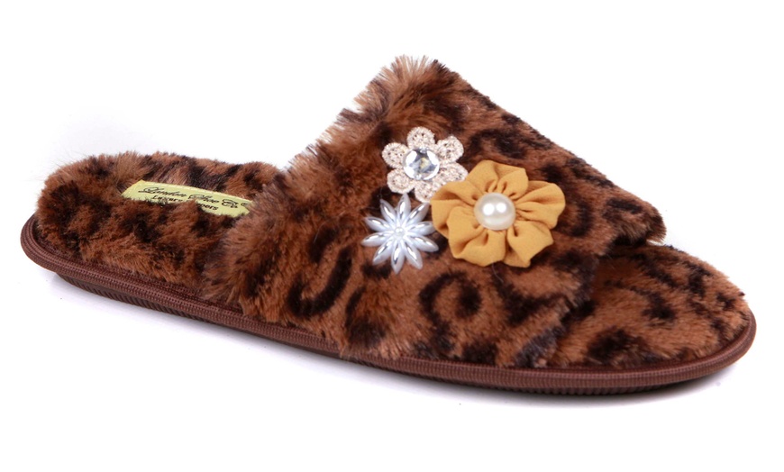 Image 5: Women's Fluffy Slippers