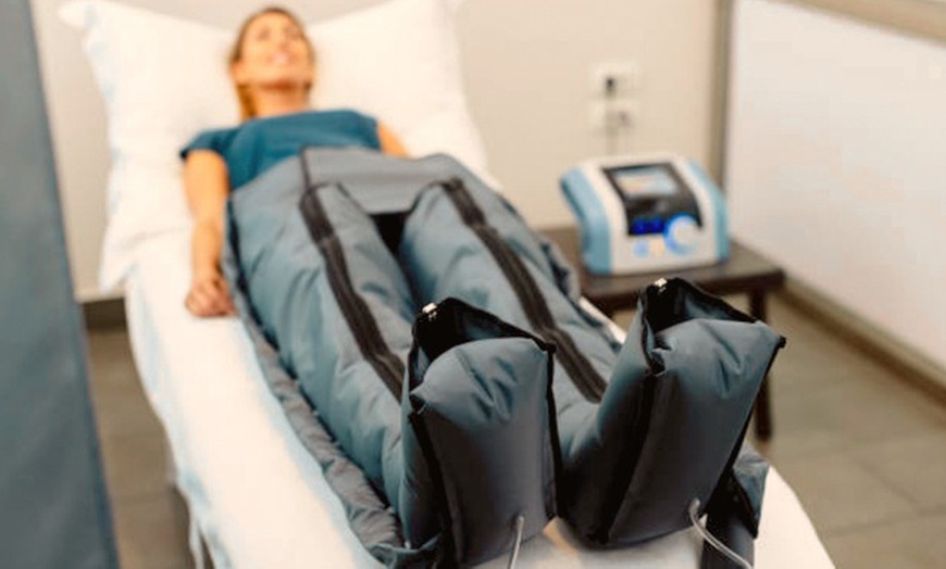Image 2: 3, 6 o 9 sesiones combinadas de presoterapia y masaje drenante