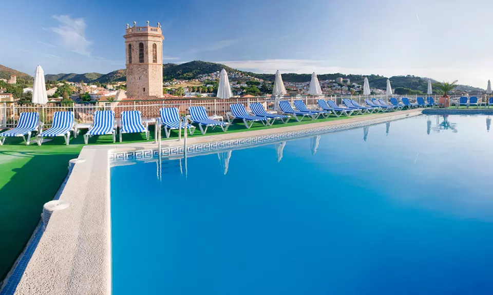 Espagne - Pineda de Mar : 7 nuits en pension complète à l'hôtel Mercè pour 2 à 3 personnes - Primary Image