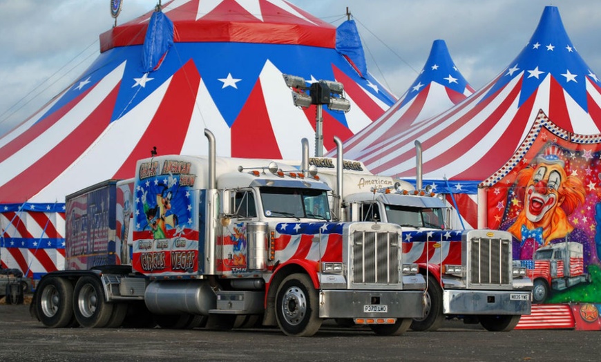 Image 5: Circus Vegas on Wheels