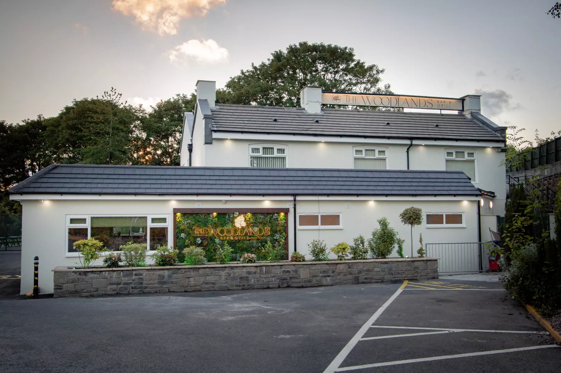 Steak Night for 2 or 4 with House Wine or a Bottle of Peroni Included