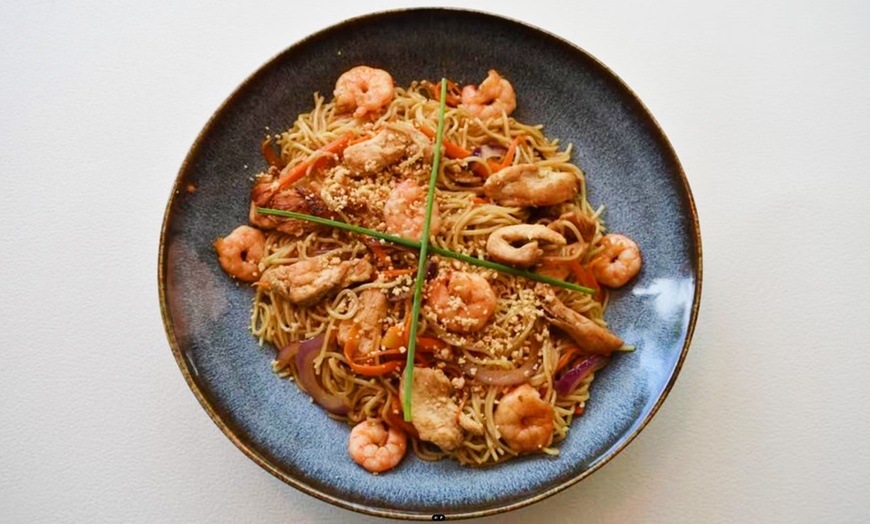 Image 11: Menús para 1 o 2 con bowl o roll, entrante, postre y bebida 