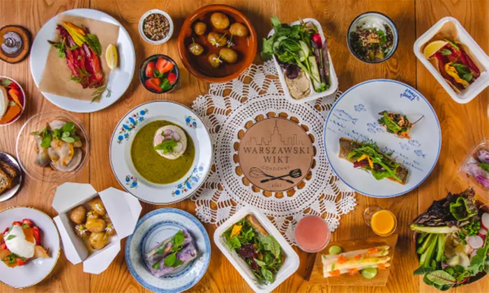 Catering dietetyczny: detoks sokowy (od 37,80 zł), dieta wegetariańska (od 119,99 zł) i więcej z firmą Warszawski Wikt - Primary Image