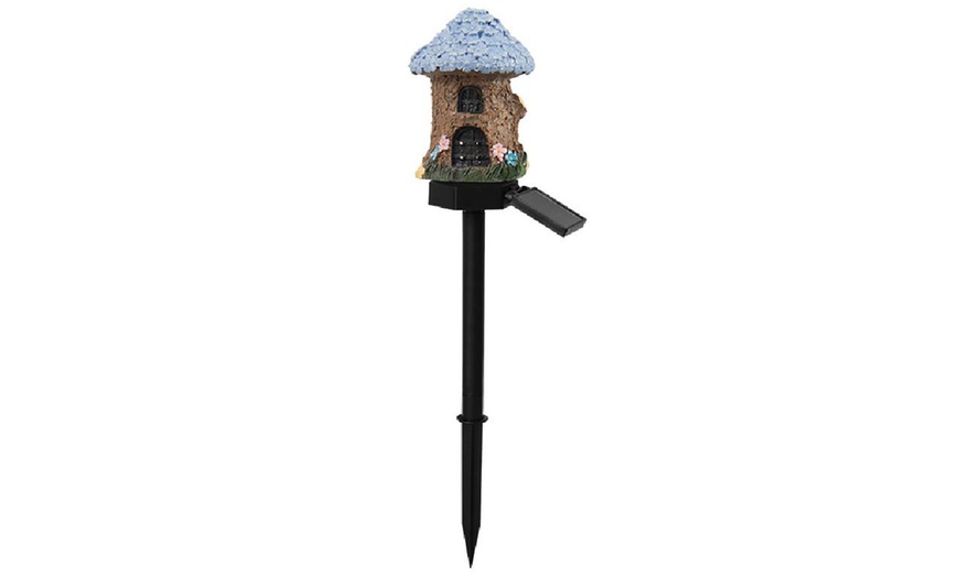 Image 4: Gnome House-Shaped Solar Light