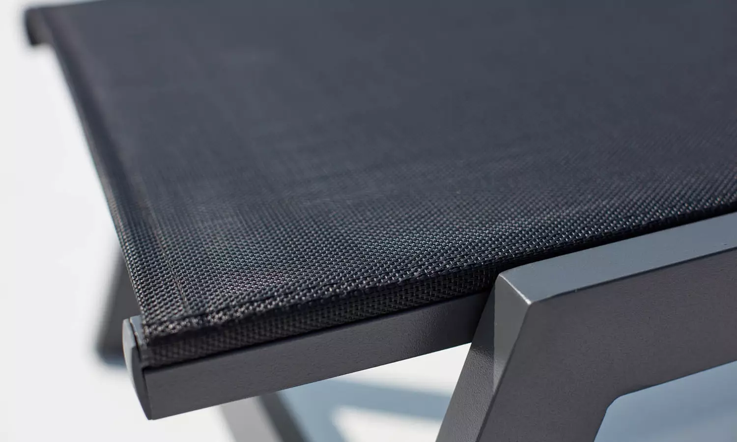 Lot de 2 transats en aluminium avec accoudoirs de Kocoon