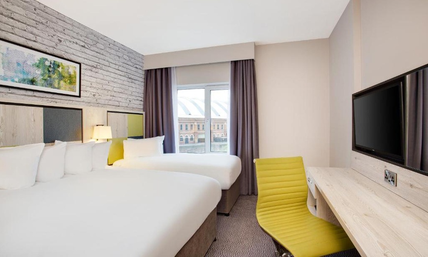 Image 7: Manchester: 4* Superior Double Stay with Breakfast 