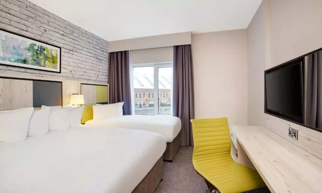Manchester: 4* Superior Double Stay with Breakfast