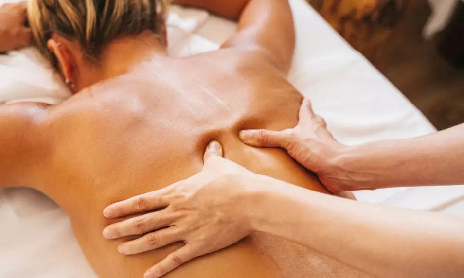 ¡Disfruta de un momento de relajación en pareja con un masaje!