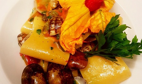 Menu di pesce da 3 o 4 portate con calice di vino per 2 persone al Ristorante La Tosca (sconto fino a 64%)