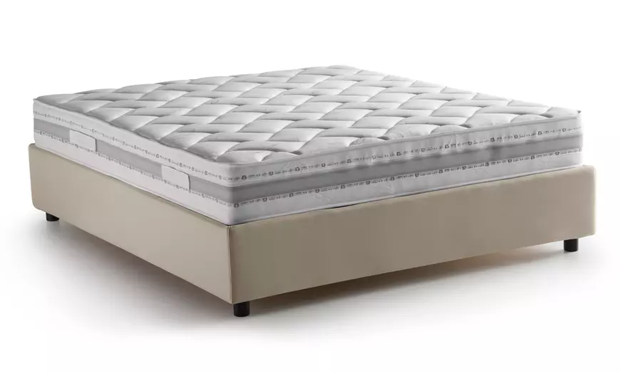 Image 6: Lit double "Silvia" avec matelas en option