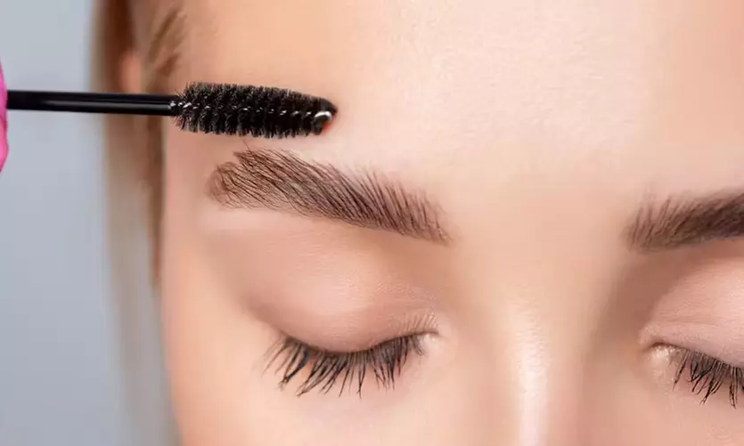 Réhaussement de cils ou browlift avec Inéa beauté