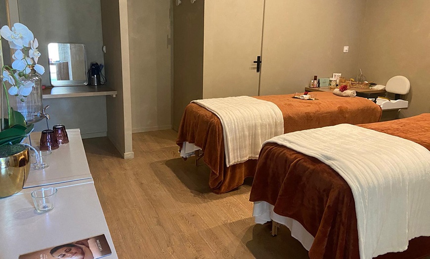 Image 2: Massage crânien, bain de vapeur et masque : tentez le Head Spa