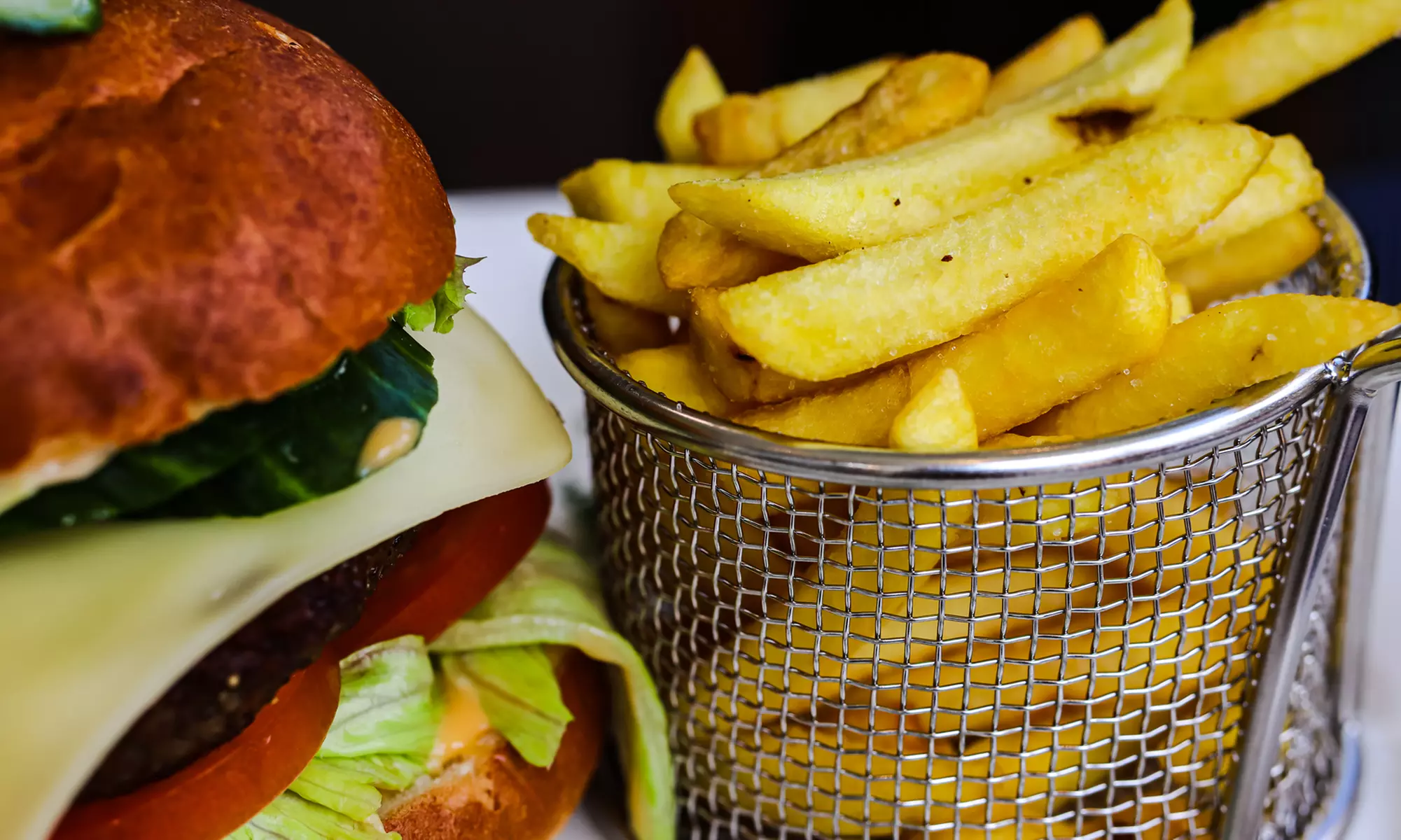 Hamburger mit Steakhouse Pommes für 1 - 4 Personen