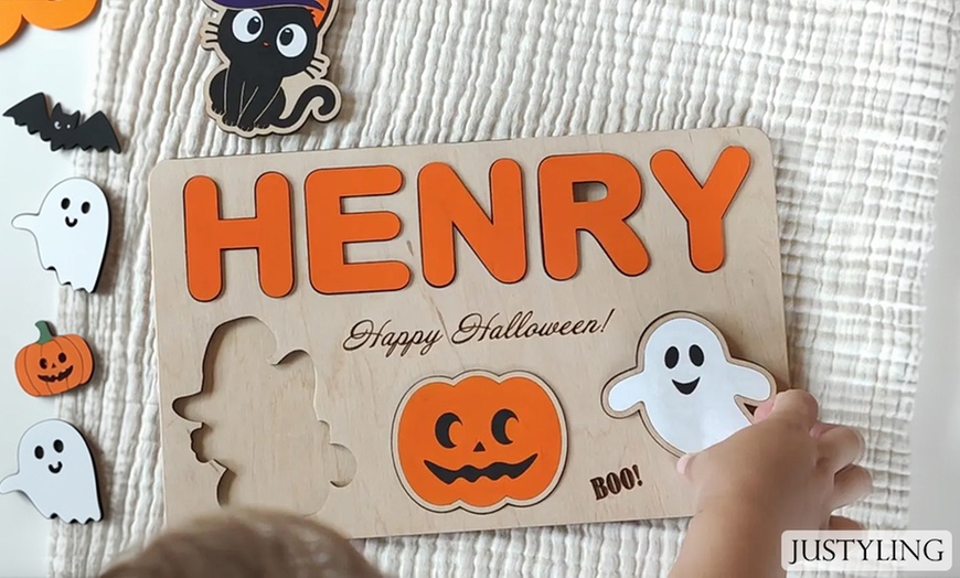 Image 1: Personalisierbares Namens-Puzzle im Halloween-Design