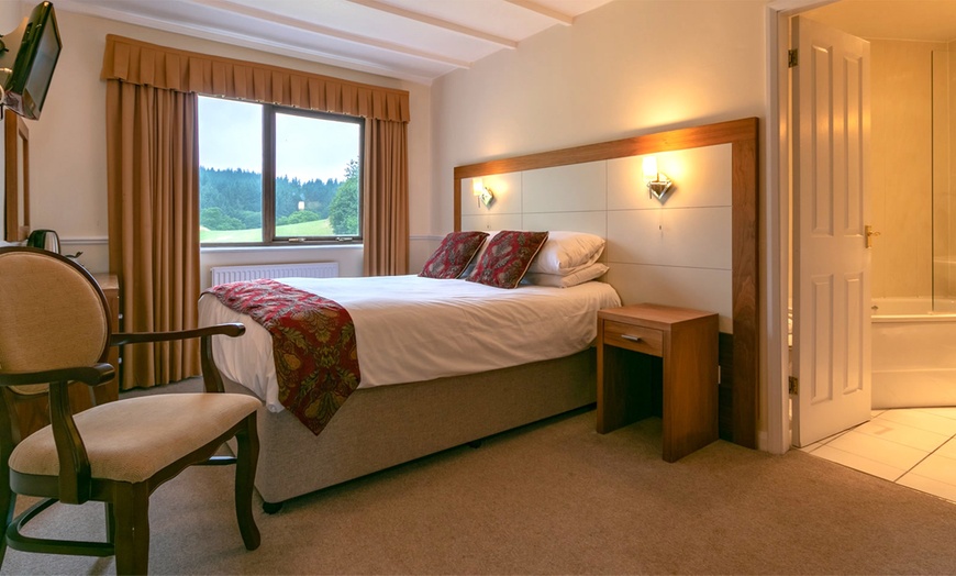 Image 3: Lake District: Double Room with Breakfast
