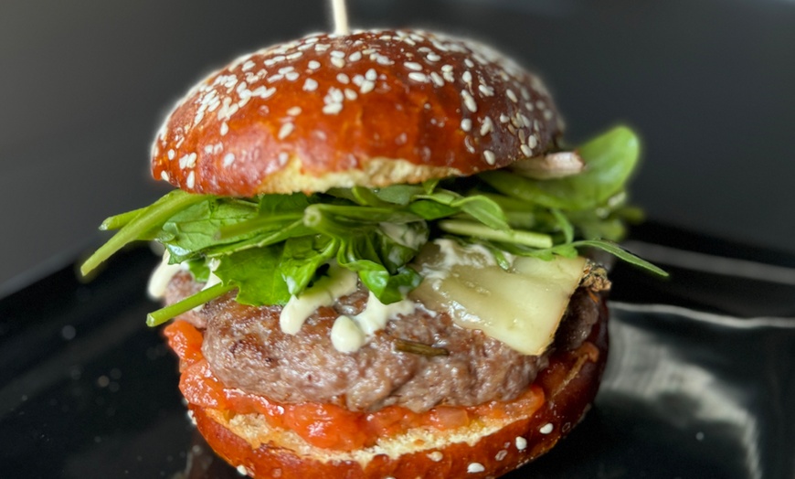 Image 4: Lohrmanns Lunch mit Hauptgericht oder Burger & Getränk
