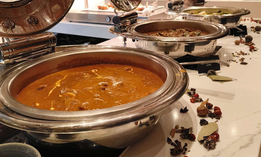 Image 5: 5* Indian Night Buffet with Choice of Beverages and Live Stations