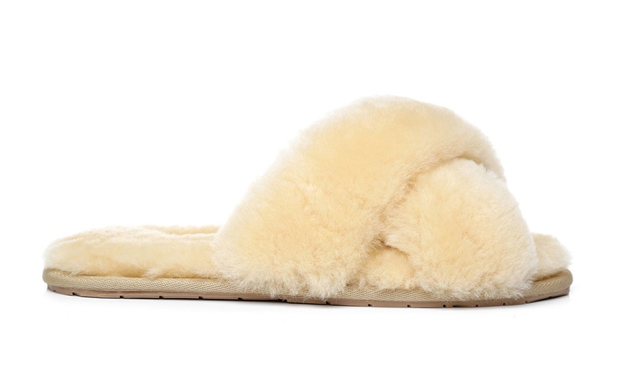 Image 3: UGG Slippers from Ever Australia