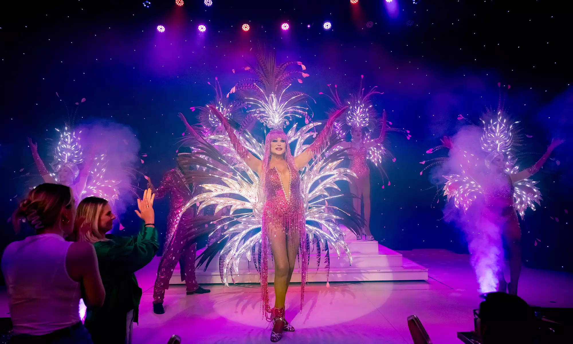 Ticket für Travestie-Revue „Stars & Glamour“ im Carte Blanche