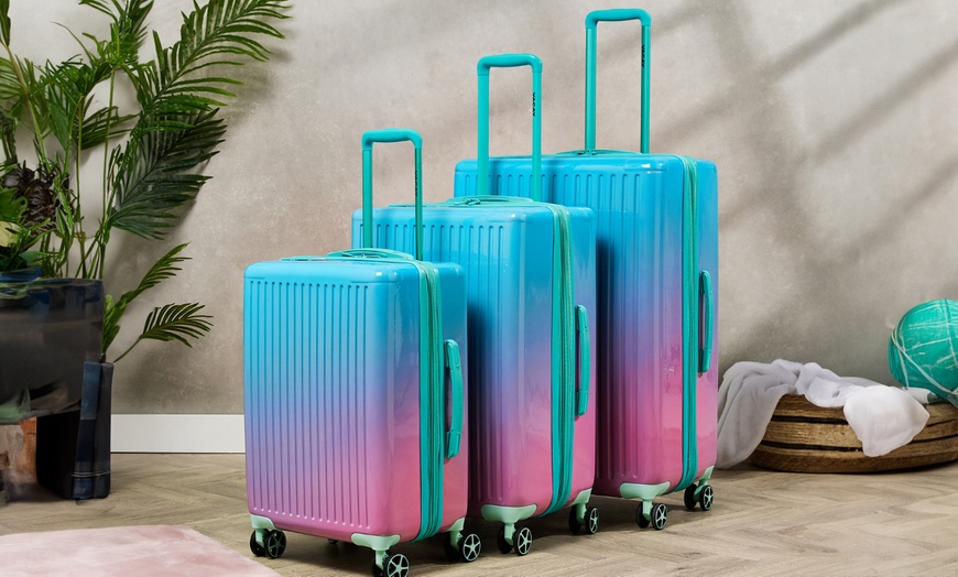 Image 5: iFLY and Vacay Three Piece Luggage sets