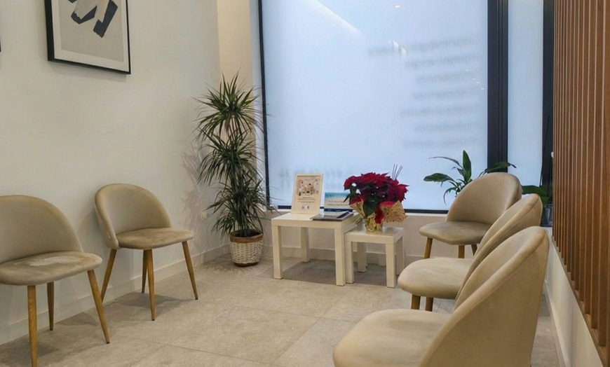 Image 2: Limpieza con ultrasonidos, pulido de manchas y fluorización