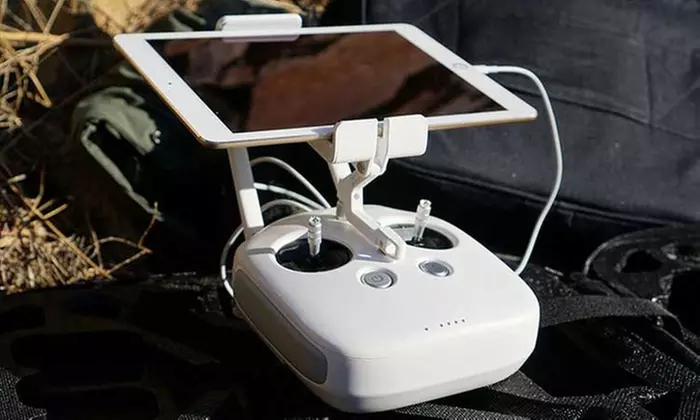 Initiation au pilotage de drone au choix en solo/duo ou baptême de pilotage de drone d'1h30 à LR Drone