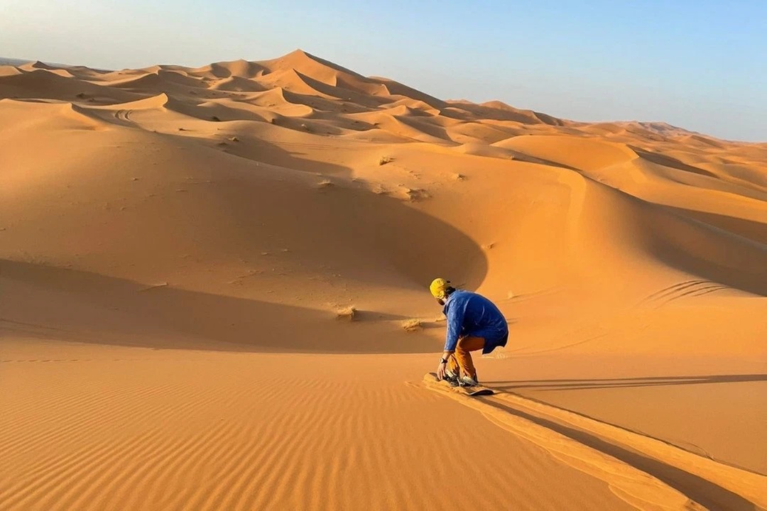 ✈ Futuristic Desert: 7-Night Epic Adventure in Dubai