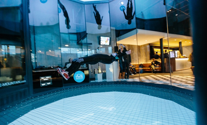 Image 1: Simulateur de chute libre 'Indoor Skydiving'