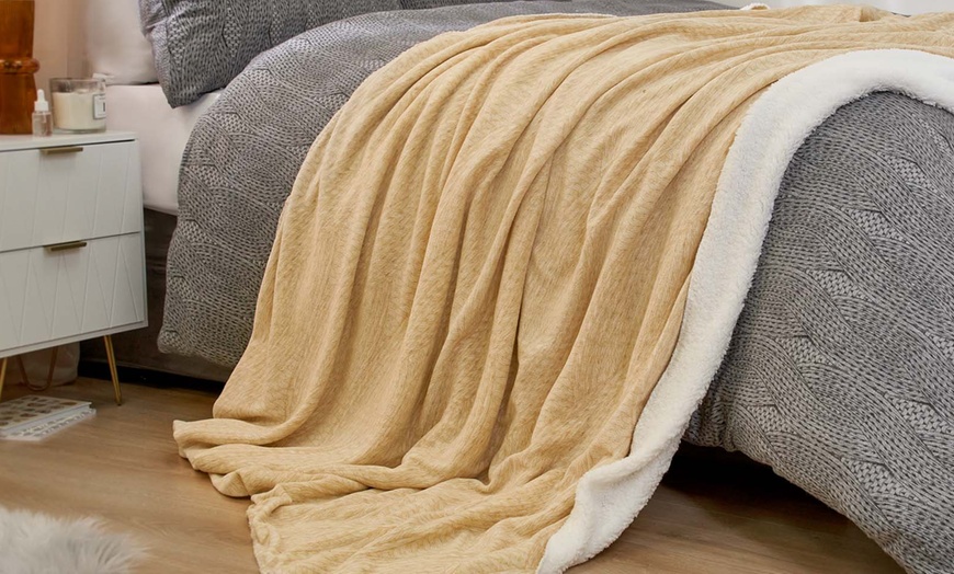 Image 9: Chunky Knit Reversible Sherpa Throw