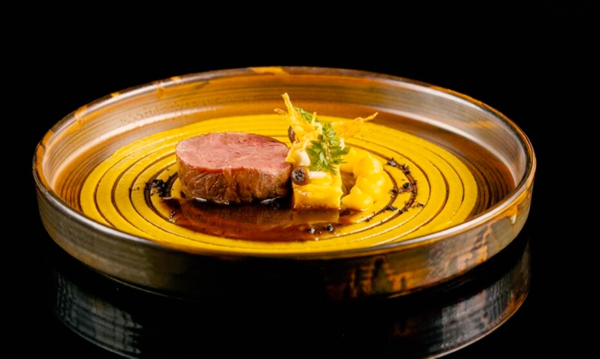 Überraschungs-Menü mit 4 oder 5 Gängen und Wein oder Wasser/Getränk