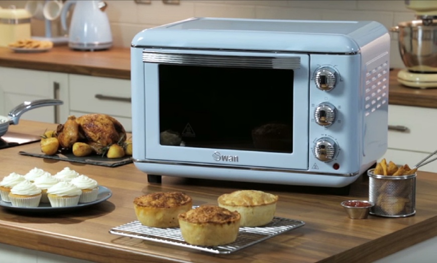 Image 1: Swan Retro-Style Mini Oven