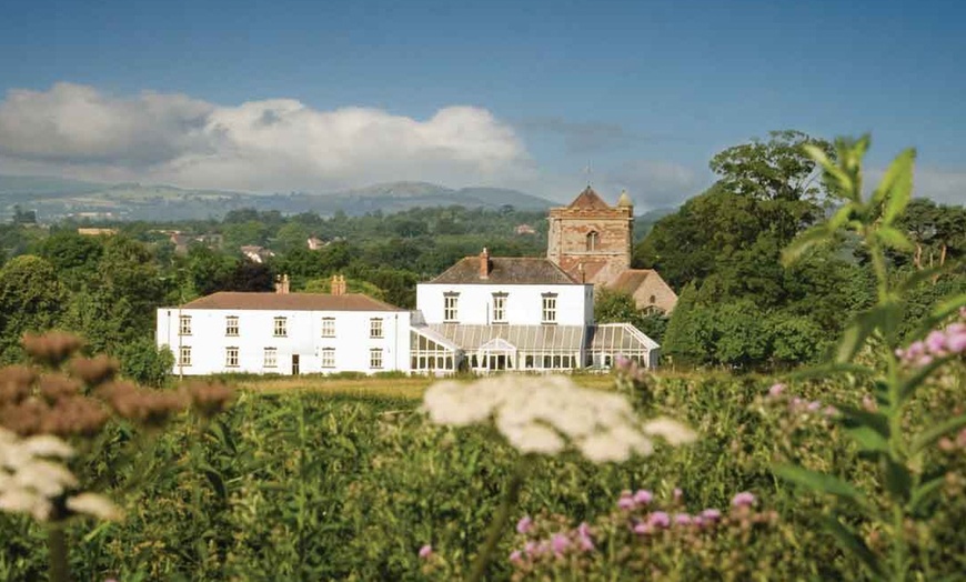 Image 11: Enjoy a Traditional Sunday Lunch with a Glass of Fizz