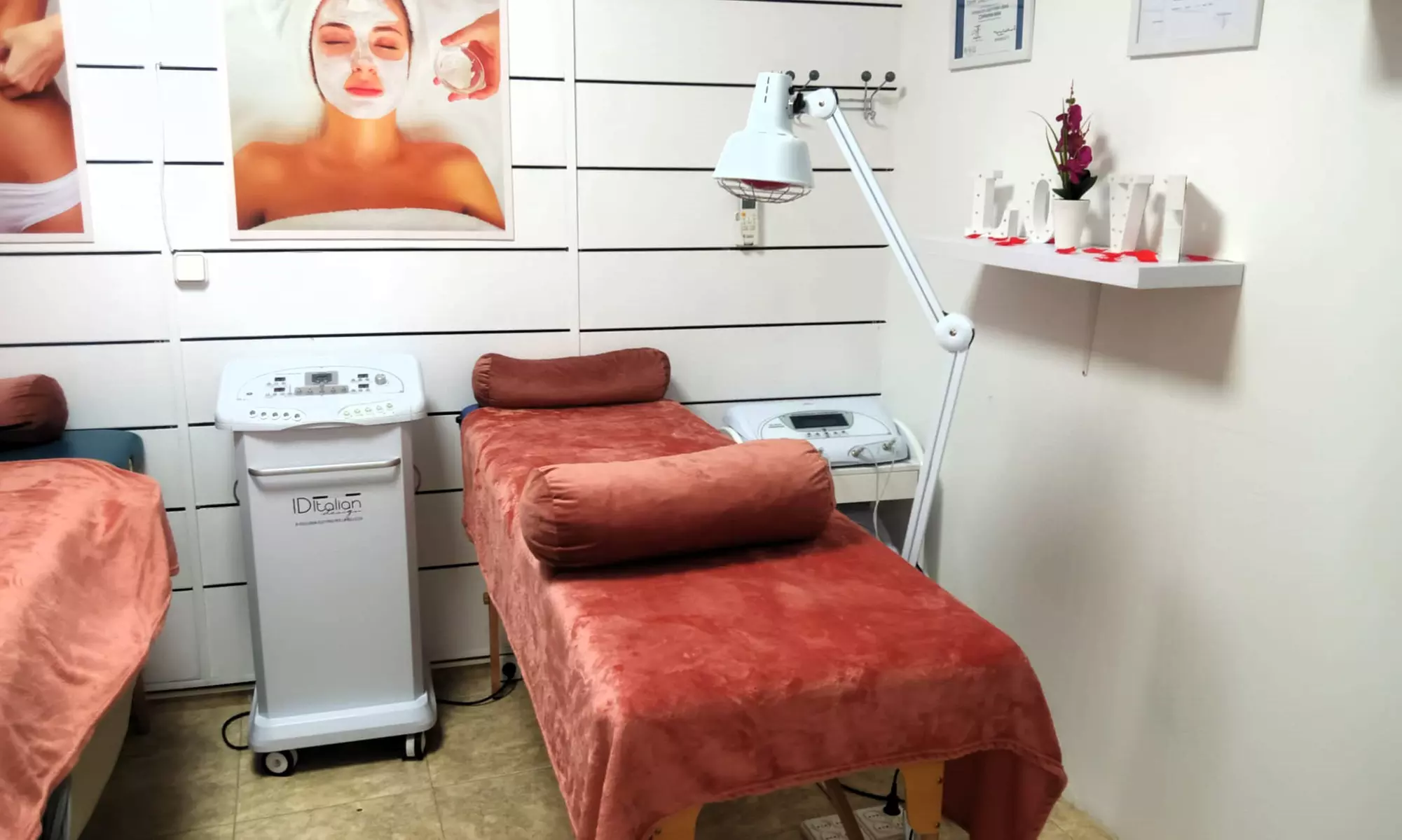 Experiencia relajante con masaje a cuatro manos de 60 minutos y opción a chocoterapia con hasta 47% de descuento - Second Medium