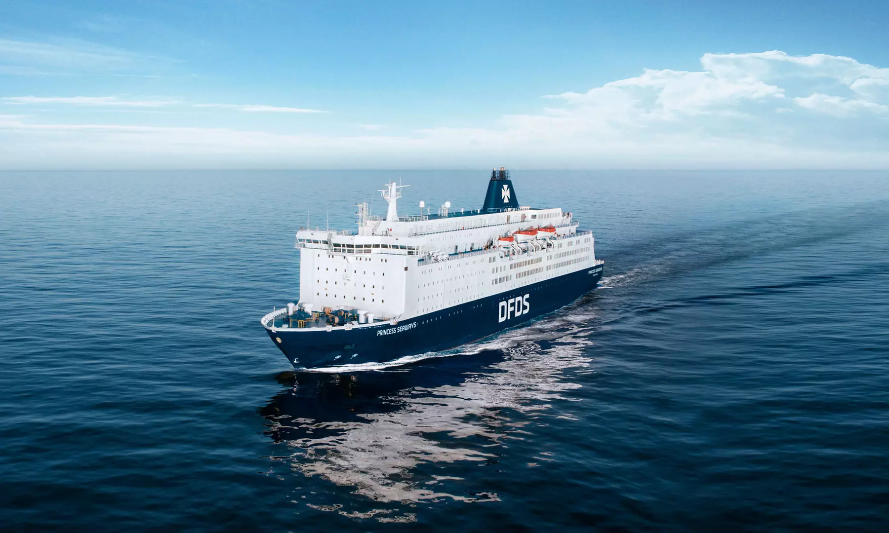 Amsterdam-Newcastle Mini-Kreuzfahrt: 3-Tagesreise für Zwei mit Frühstück &amp; opt. Dinner auf einem Schiff von DFDS - Primary Image