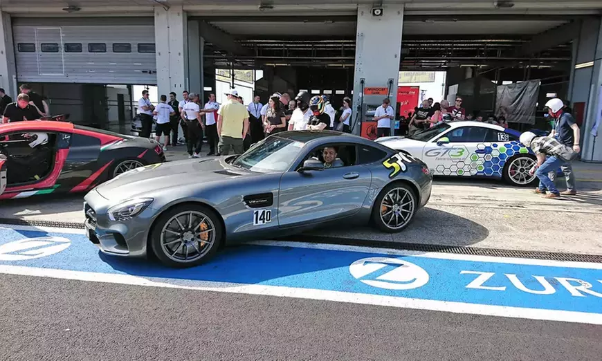 Rennwagen fahren bei Starperformance Racing