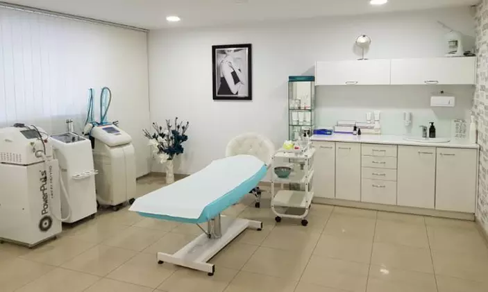 Zredukuj cellulit i popraw jędrność z technologią ONDA: Zabieg falą uderzeniową na 1-3 partie ciała (do -51%) - Image 6