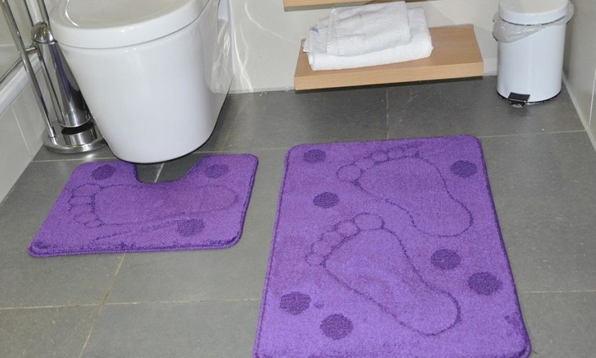 Image 10: Footprint Bath and Pedestal Mat Set