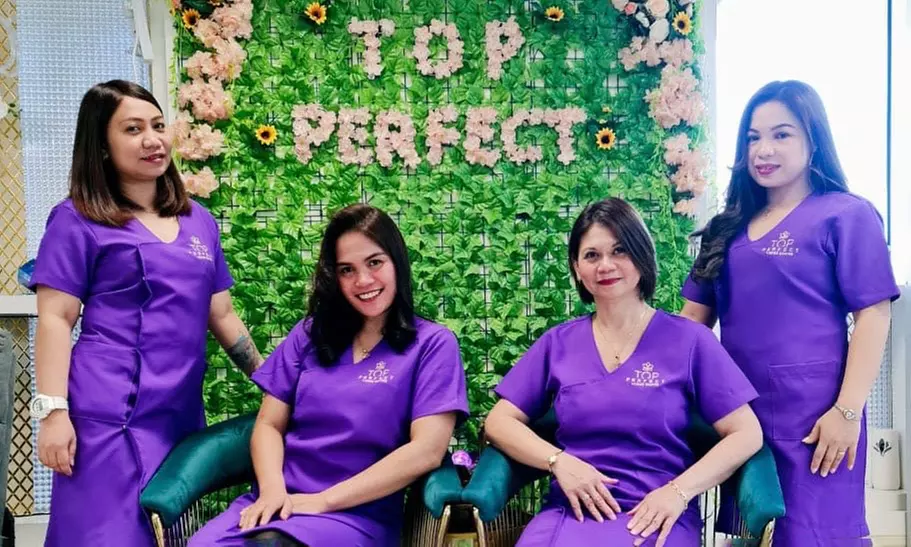 Choice of Individual 3D, 2D, Natural, or Volume Eyelash Extensions