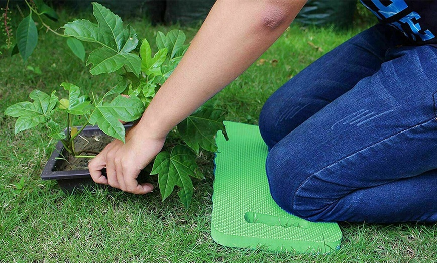 Image 2: Jumbo-Sized Kneel Pad