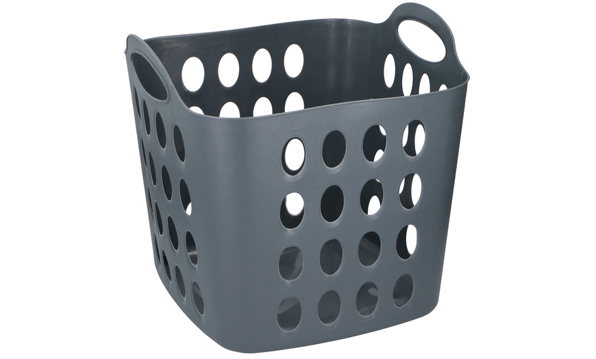 Image 3: 35-Litre Flexible Plastic Laundry Basket