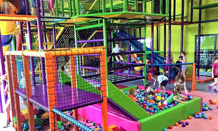 Godzinne lub całodzienne wejście na salę zabaw w New Age Kids