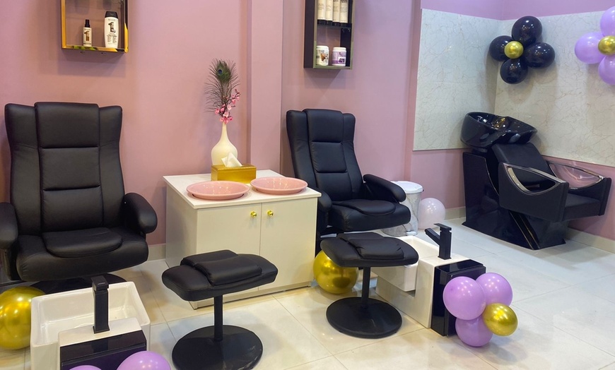 Image 4: Mani-Pedi Services