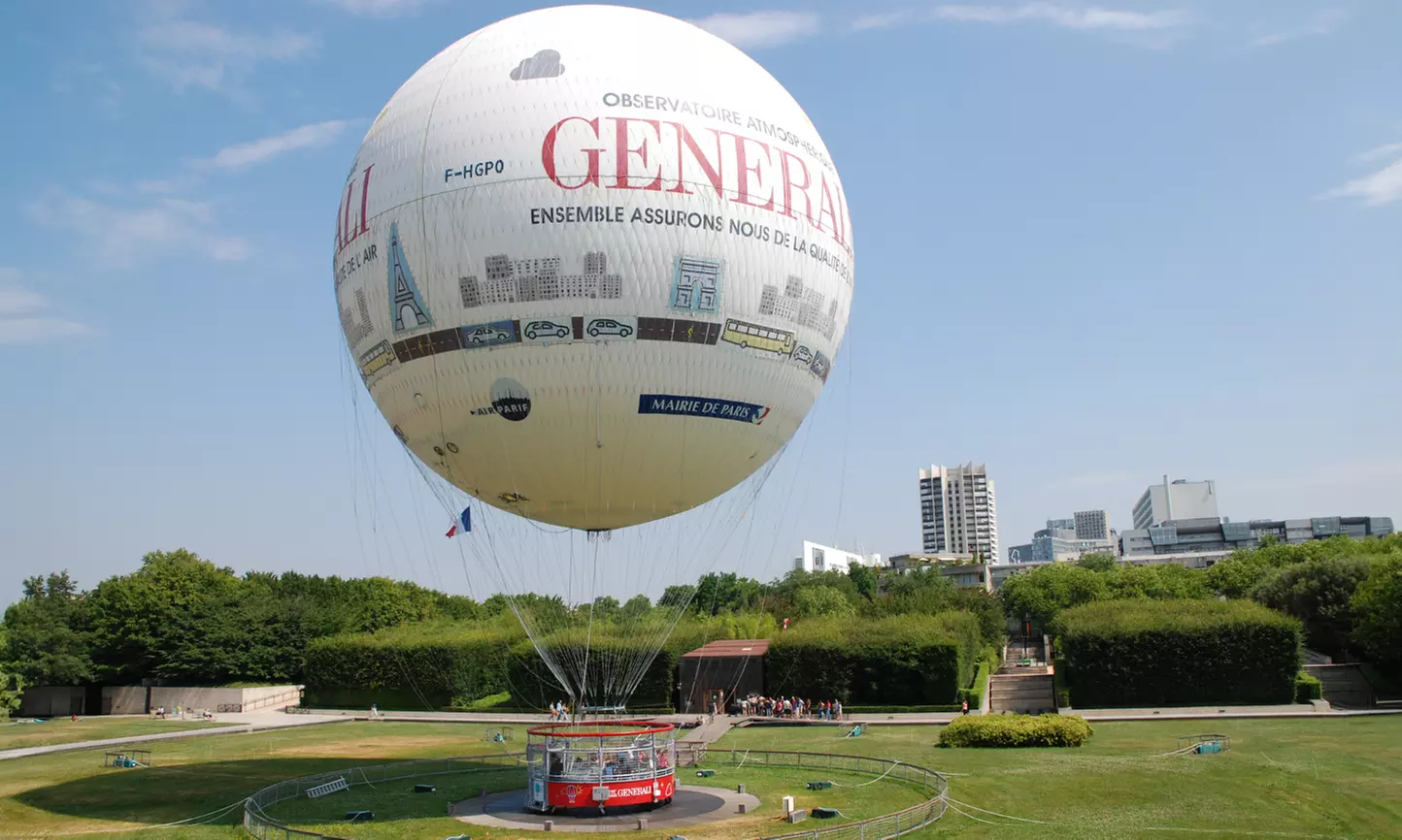 Superbe vue panoramique de Paris à bord du Ballon de Paris Generali