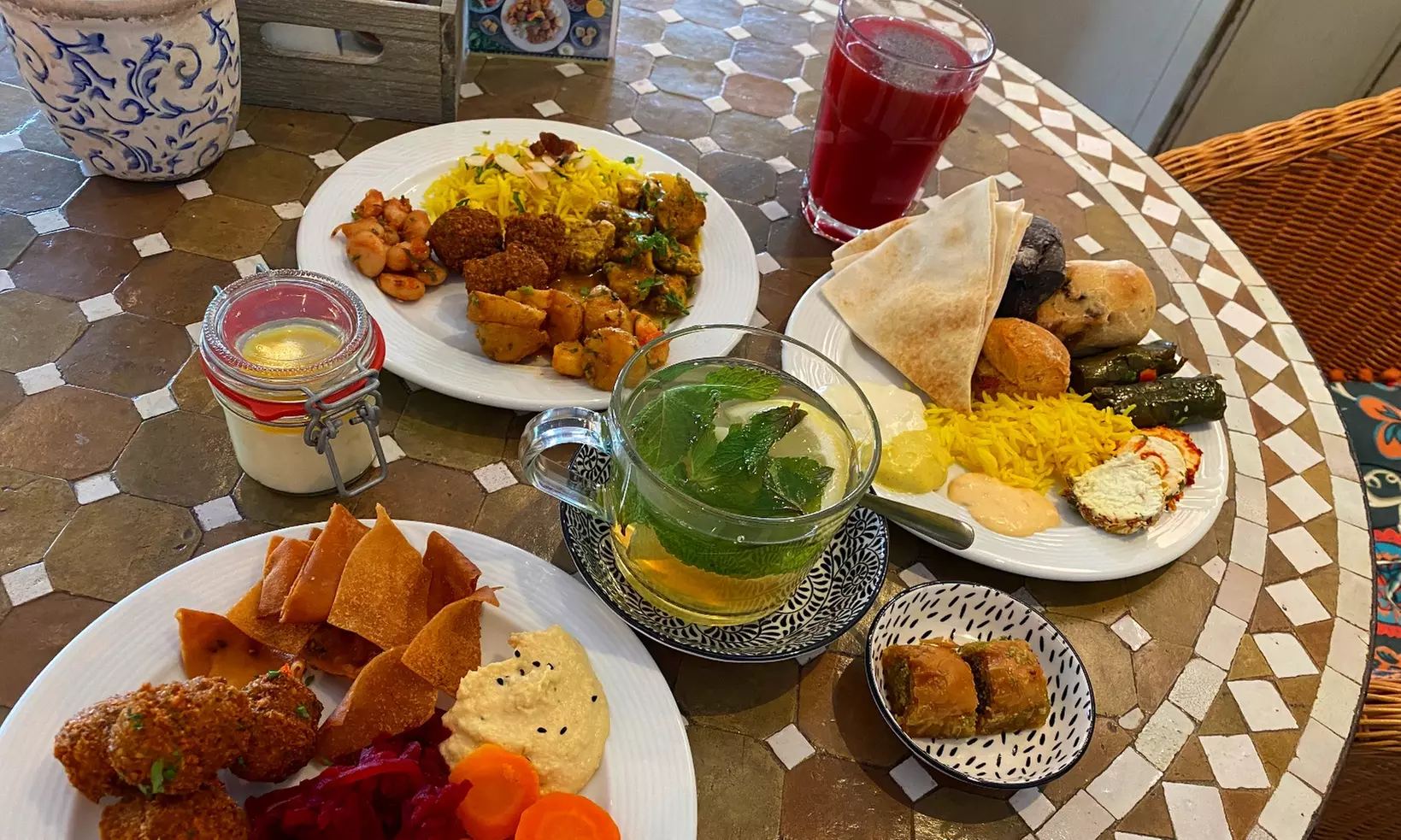 Schlemmen pur: Orientalischer Sonntags-Brunch für 1, 2 oder 4 Personen