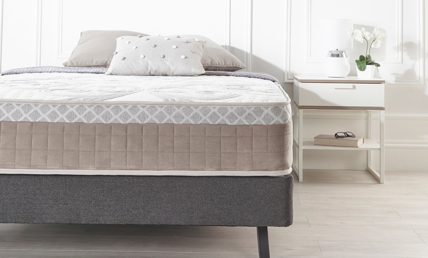 Image 3: Hybrid Pocket Sprung Mattress With Memory Foam