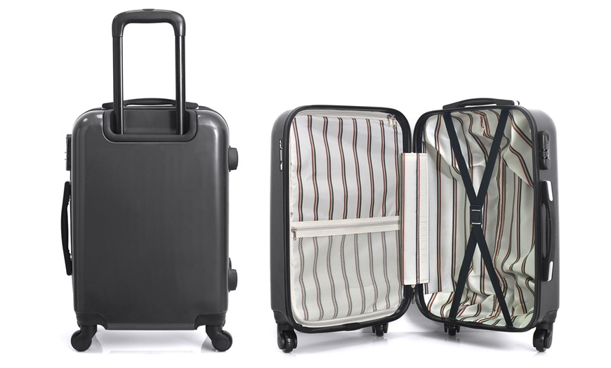 Image 9: Weekend Medium-Size Suitcase