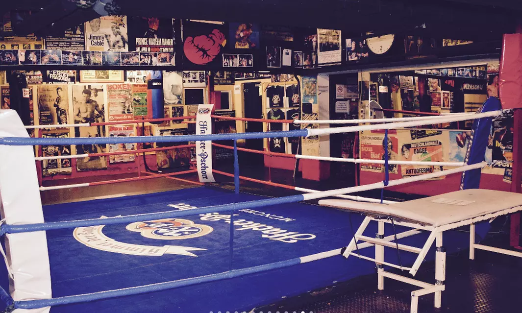 Kieztour Hamburg für bis zu 6 Personen: Titten Tinas Comedy-Kieztour